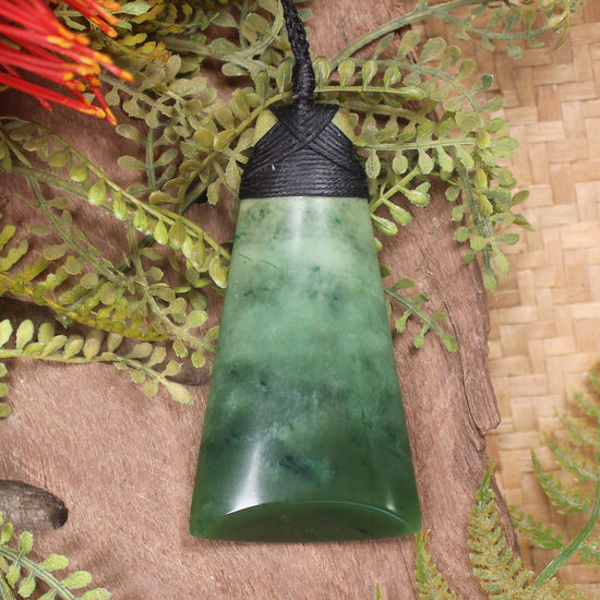 NZ Greenstone Toki Pendant Flower Jade Pounamu