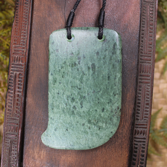 Tooth pendant carved from Kawakawa Pounamu - NZ Greenstone