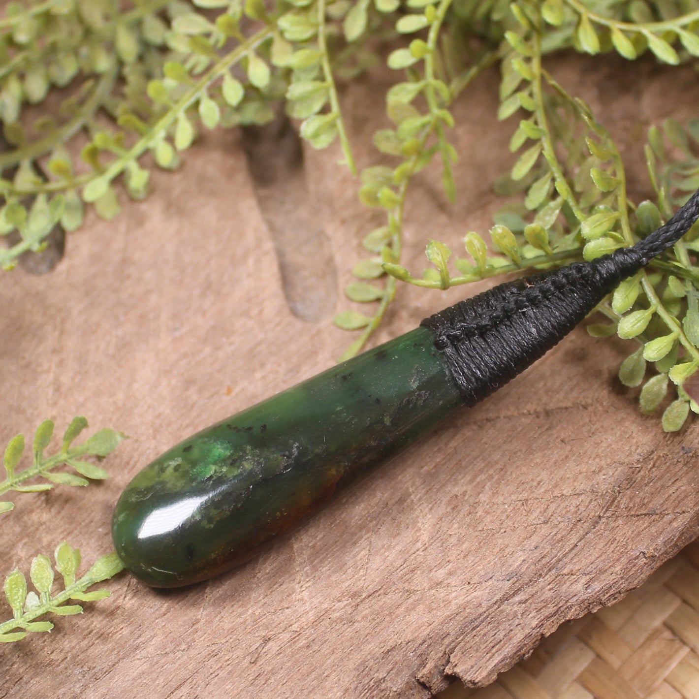 Kawakawa Pounamu Roimata Pendant - NZ Greenstone