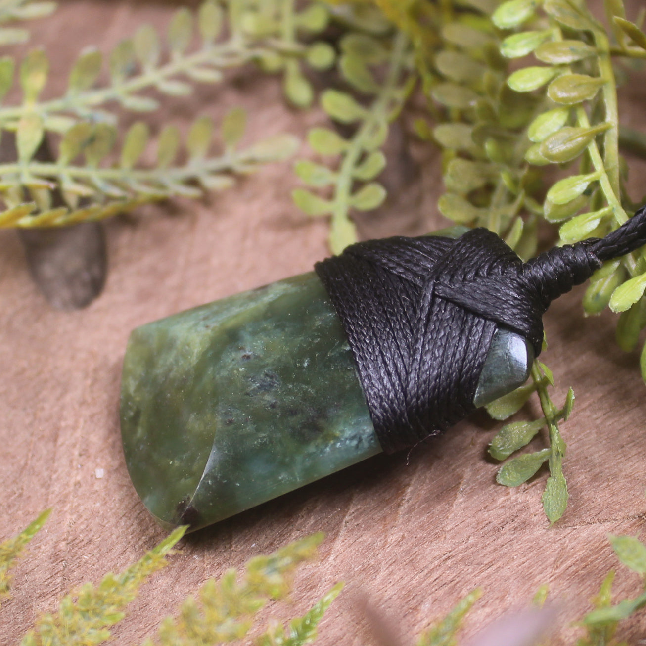 Hapopo Pounamu Toki - NZ Greenstone
