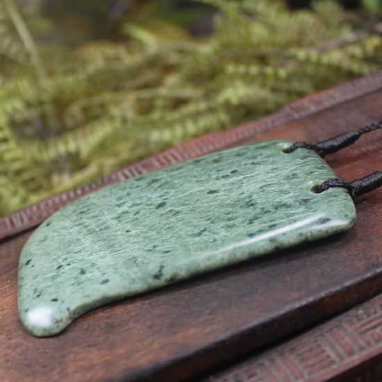 Tooth pendant carved from Kawakawa Pounamu - NZ Greenstone