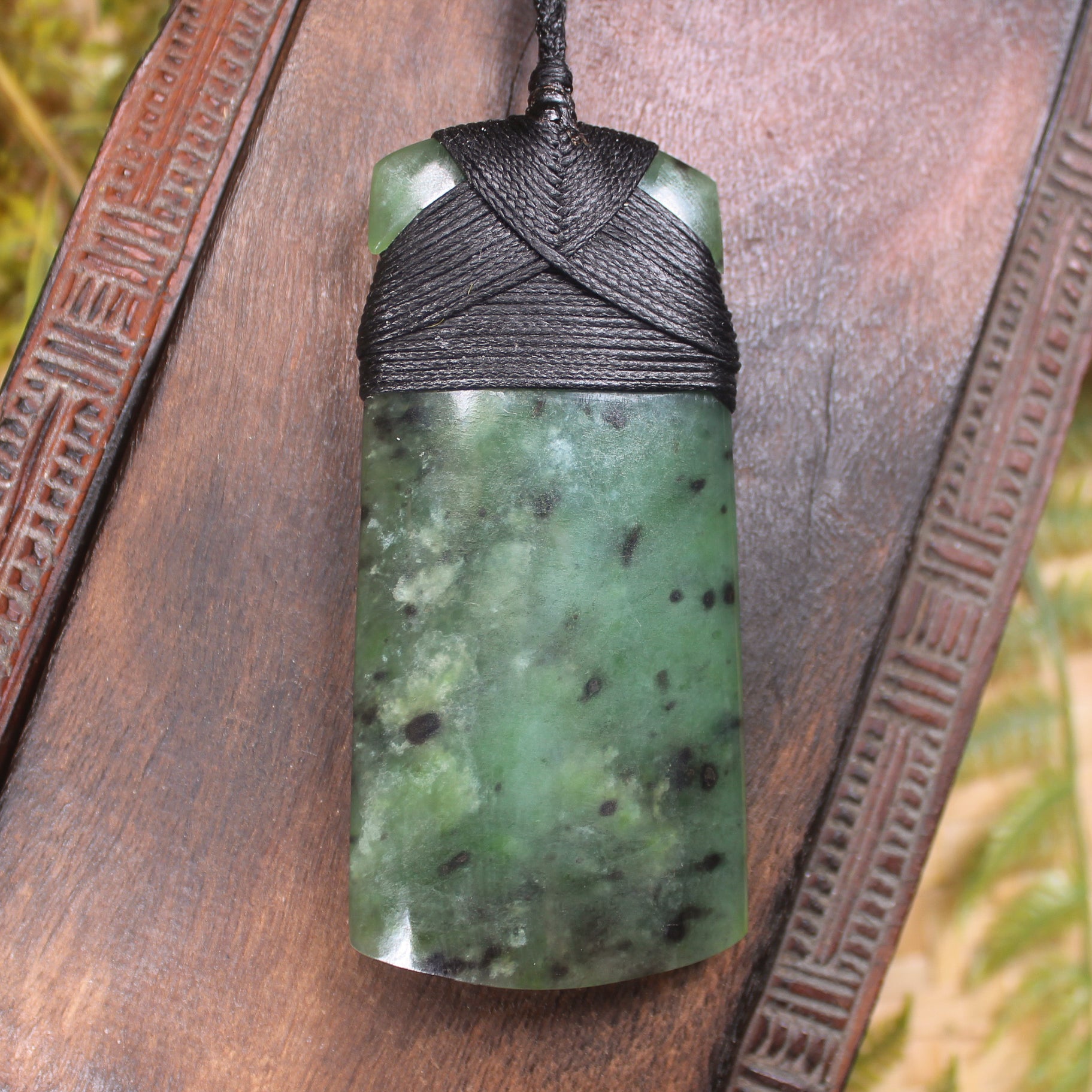 Hapopo Pounamu Toki - NZ Greenstone
