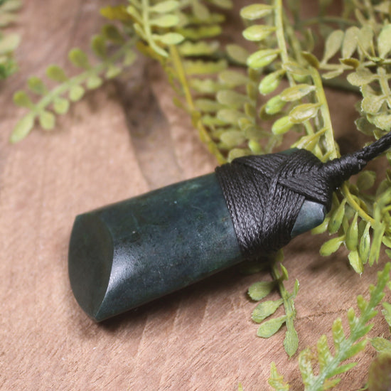 Kawakawa Pounamu Toki