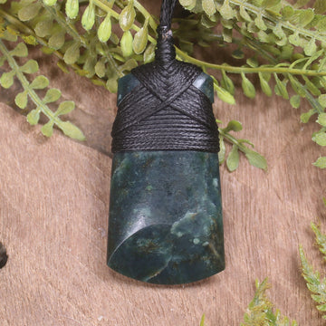 Kawakawa Pounamu Toki