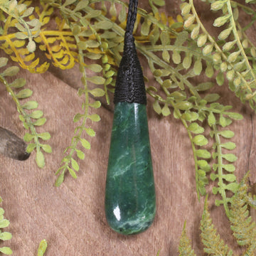 Kawakawa Pounamu Roimata Pendant - NZ Greenstone