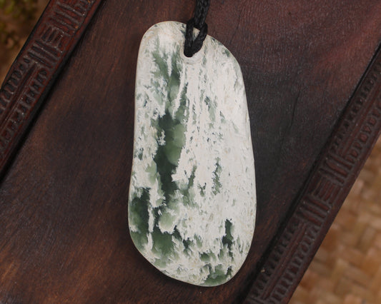 Flower Jade Pounamu Roimata Pendant - NZ Greenstone