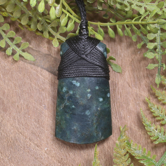 Kawakawa Pounamu Toki