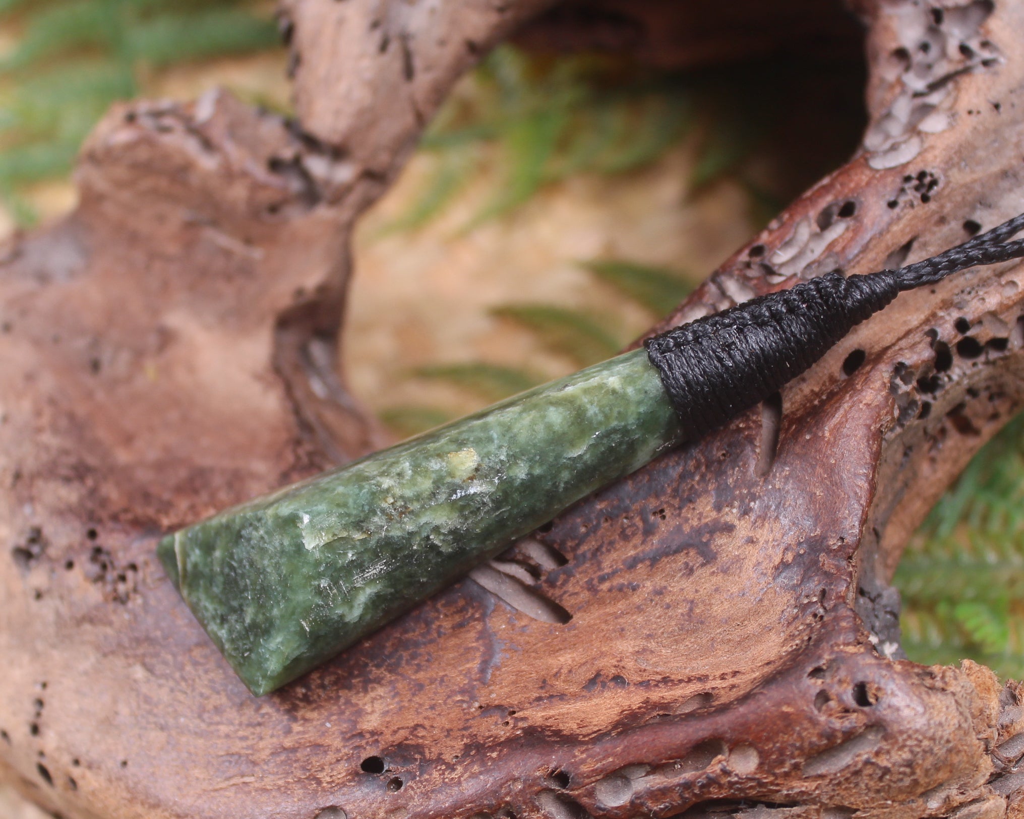 Hapopo Pounamu Toki - NZ Greenstone
