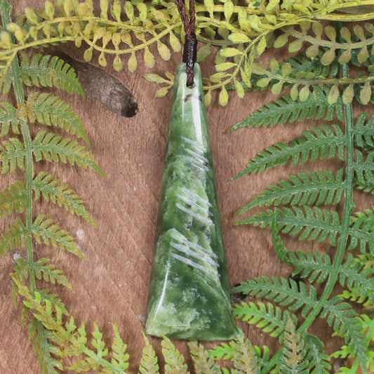Kawakawa Pounamu Toki