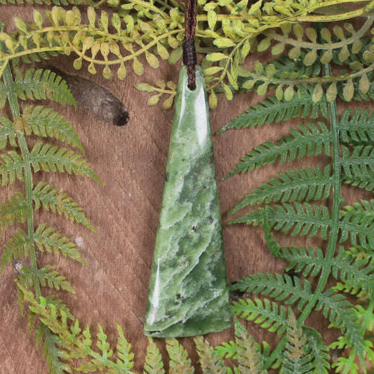 Kawakawa Pounamu Toki