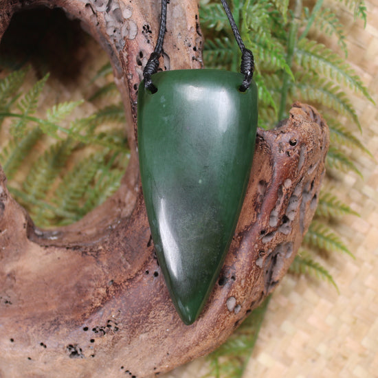Taniwha Tooth or Niho carved from Kawakawa Pounamu - NZ Greenstone