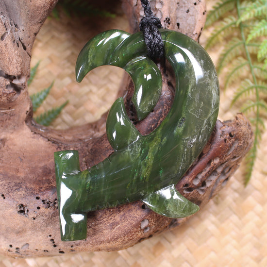 Hammerhead pendant carved from Rimu Pounamu - NZ Greenstone