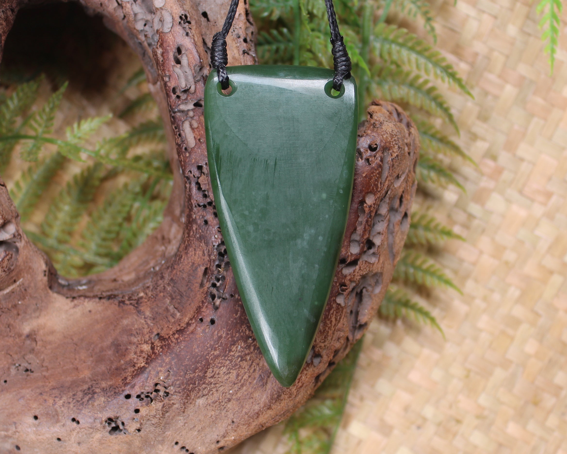 Taniwha Tooth or Niho carved from Kawakawa Pounamu - NZ Greenstone