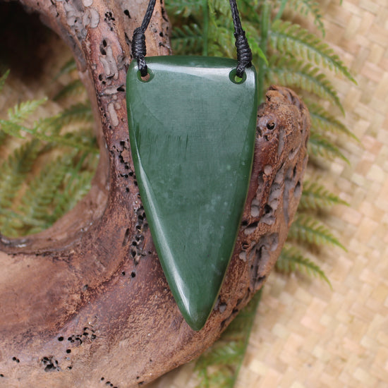 Taniwha Tooth or Niho carved from Kawakawa Pounamu - NZ Greenstone