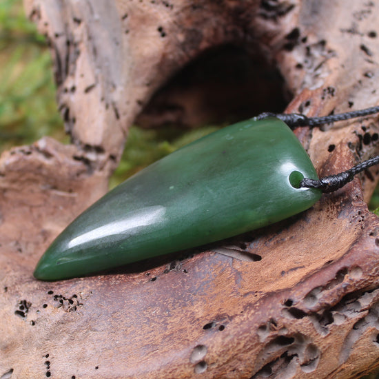 Taniwha Tooth or Niho carved from Kawakawa Pounamu - NZ Greenstone