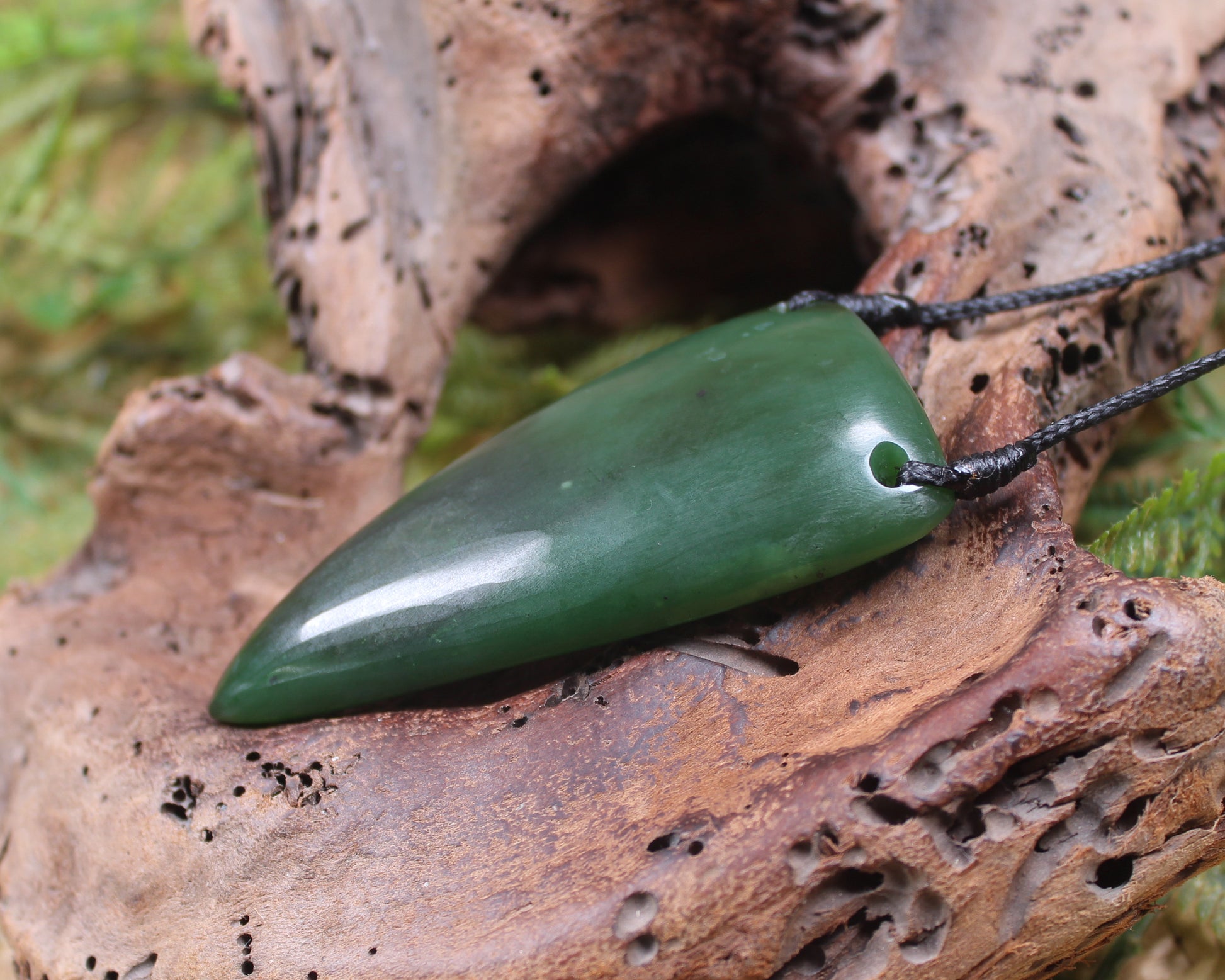 Taniwha Tooth or Niho carved from Kawakawa Pounamu - NZ Greenstone
