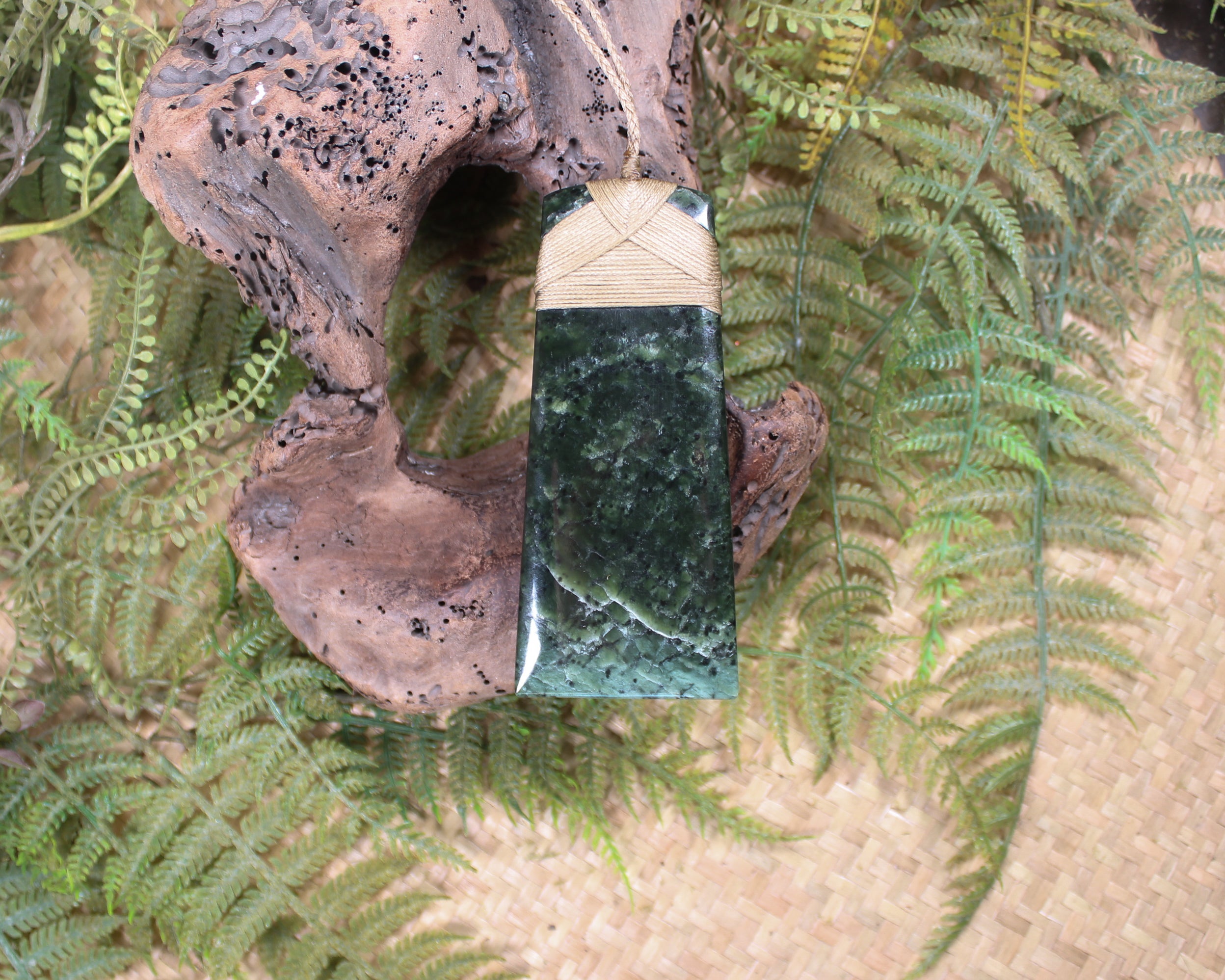 Toki or Adze Pendant carved from Rimu Pounamu - NZ Greenstone