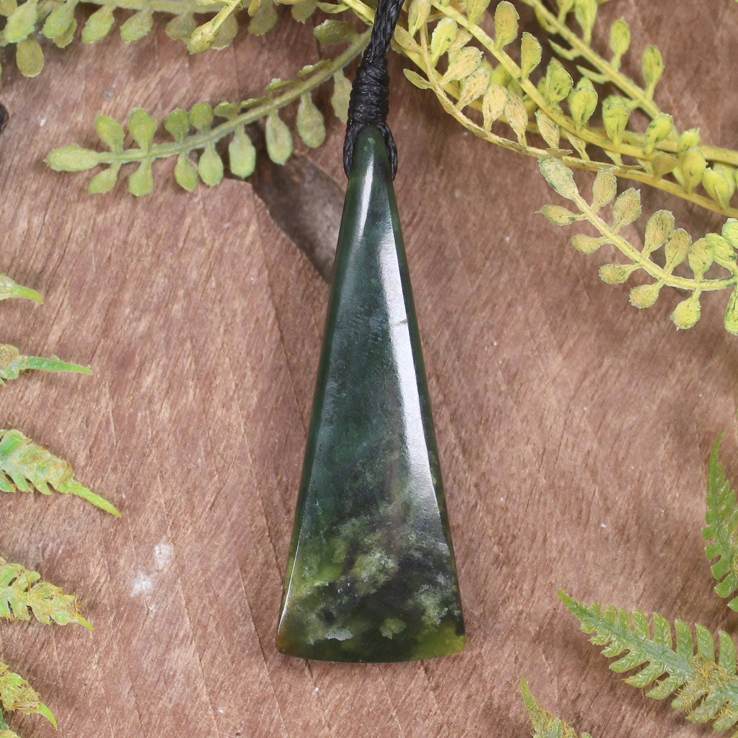 Kawakawa Pounamu Toki