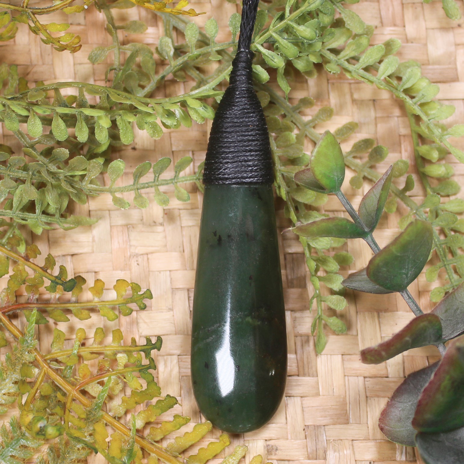 Kawakawa Pounamu Roimata Pendant - NZ Greenstone