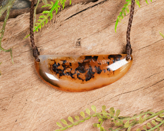 NZ Carnelian Medium Kōuma Breastplate Pendant (AK269)