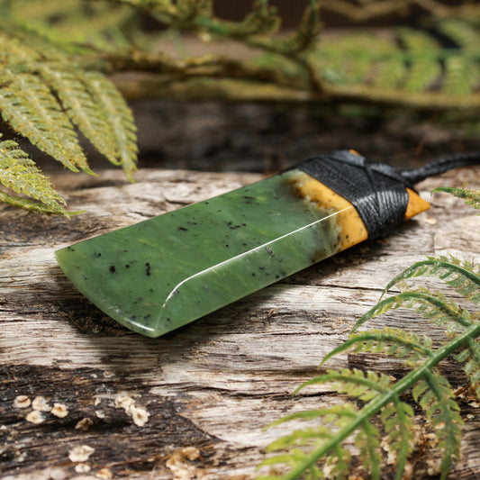 NZ Greenstone Large Toki Pendant (BC172) Flower Jade Pounamu