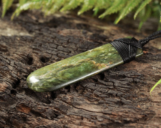 NZ Greenstone Medium Roimata Pendant (BE605) Flower Jade Pounamu