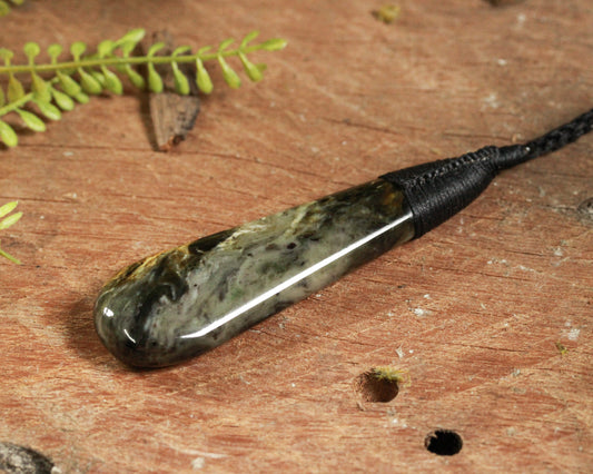 NZ Greenstone Medium Roimata Pendant (BE897) Rimu Pounamu