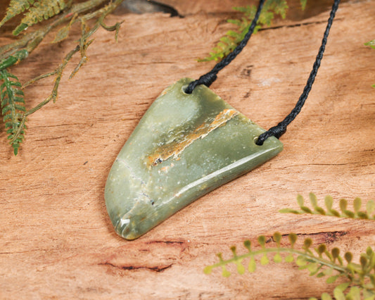 NZ Greenstone Medium Niho Taniwha Tooth Pendant (BH354) Flower Jade Pounamu