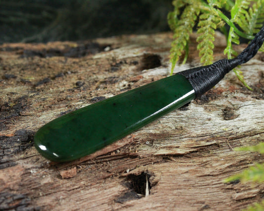 NZ Greenstone Medium Roimata Pendant (BK176) Kawakawa Pounamu