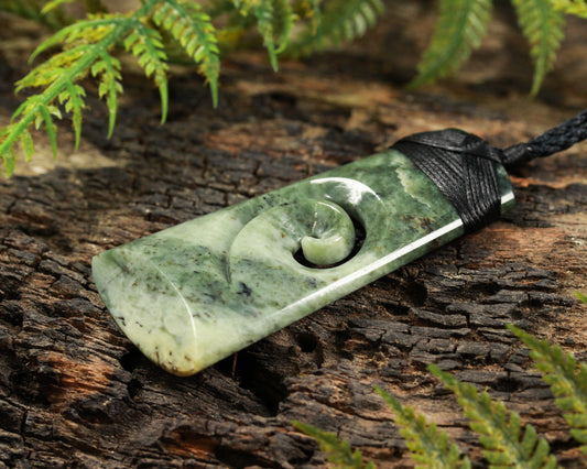 NZ Greenstone Medium Toki with Koru Pendant (BK378) Hapopo Pounamu