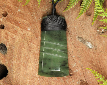 NZ Greenstone Medium Toki Pendant (BK386) Hapopo Pounamu