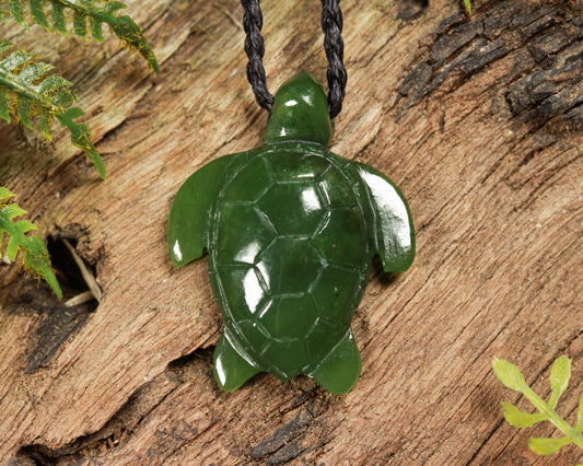 NZ Greenstone Small Turtle Pendant (BK748) Hapopo Pounamu