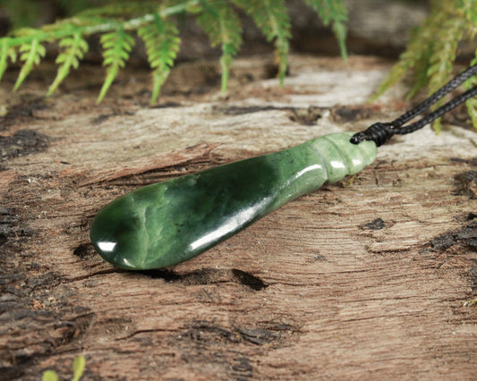 NZ Greenstone Medium Mere Pendant (BK892) Hapopo Pounamu