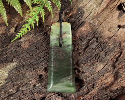 NZ Greenstone Medium Toki Pendant (BM004) Flower Jade Pounamu