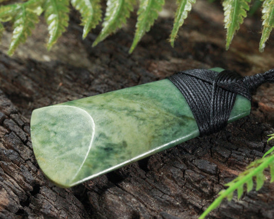 NZ Greenstone Medium Toki Pendant (BM073) Flower Jade Pounamu