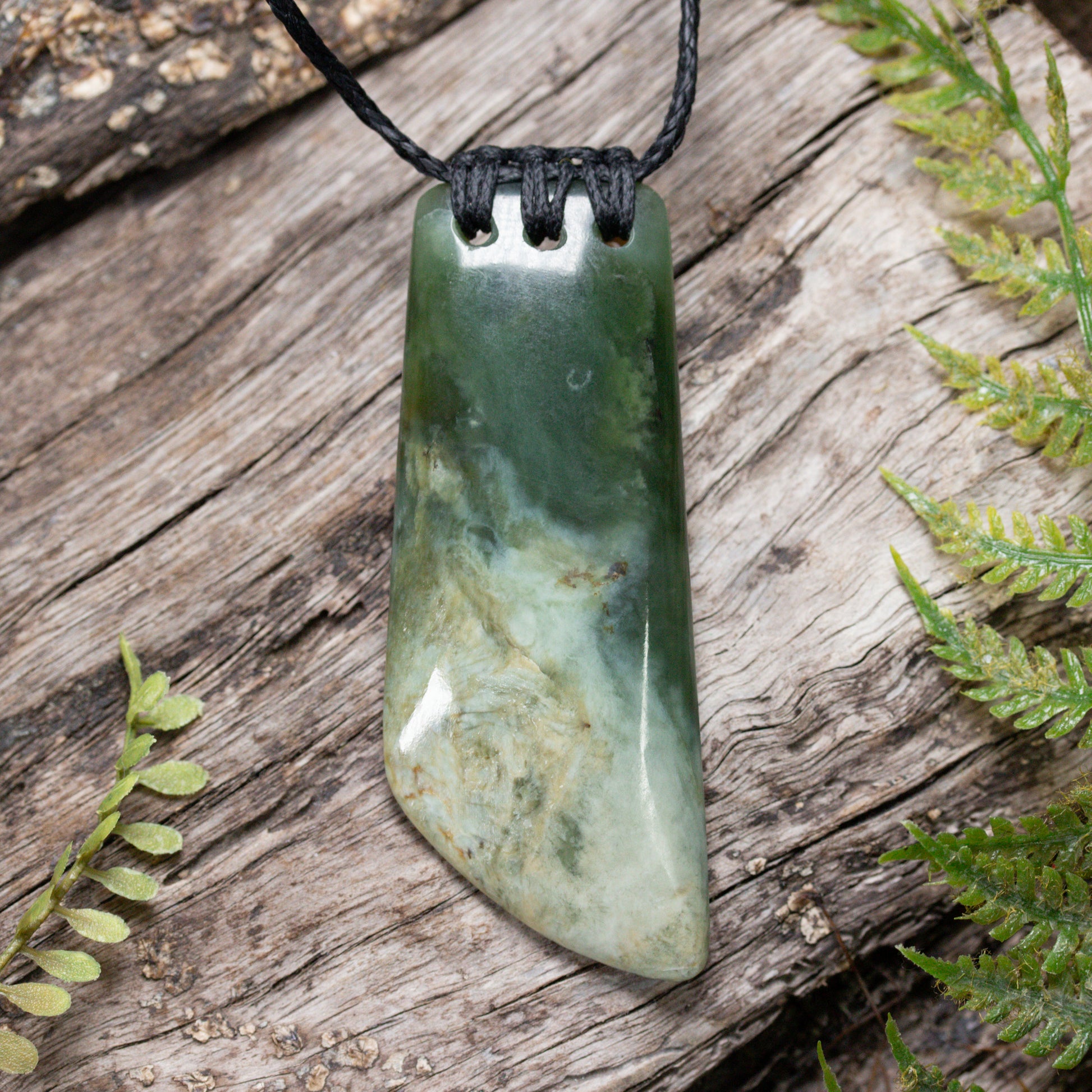 NZ Greenstone Medium Toki Pendant Hapopo Pounamu