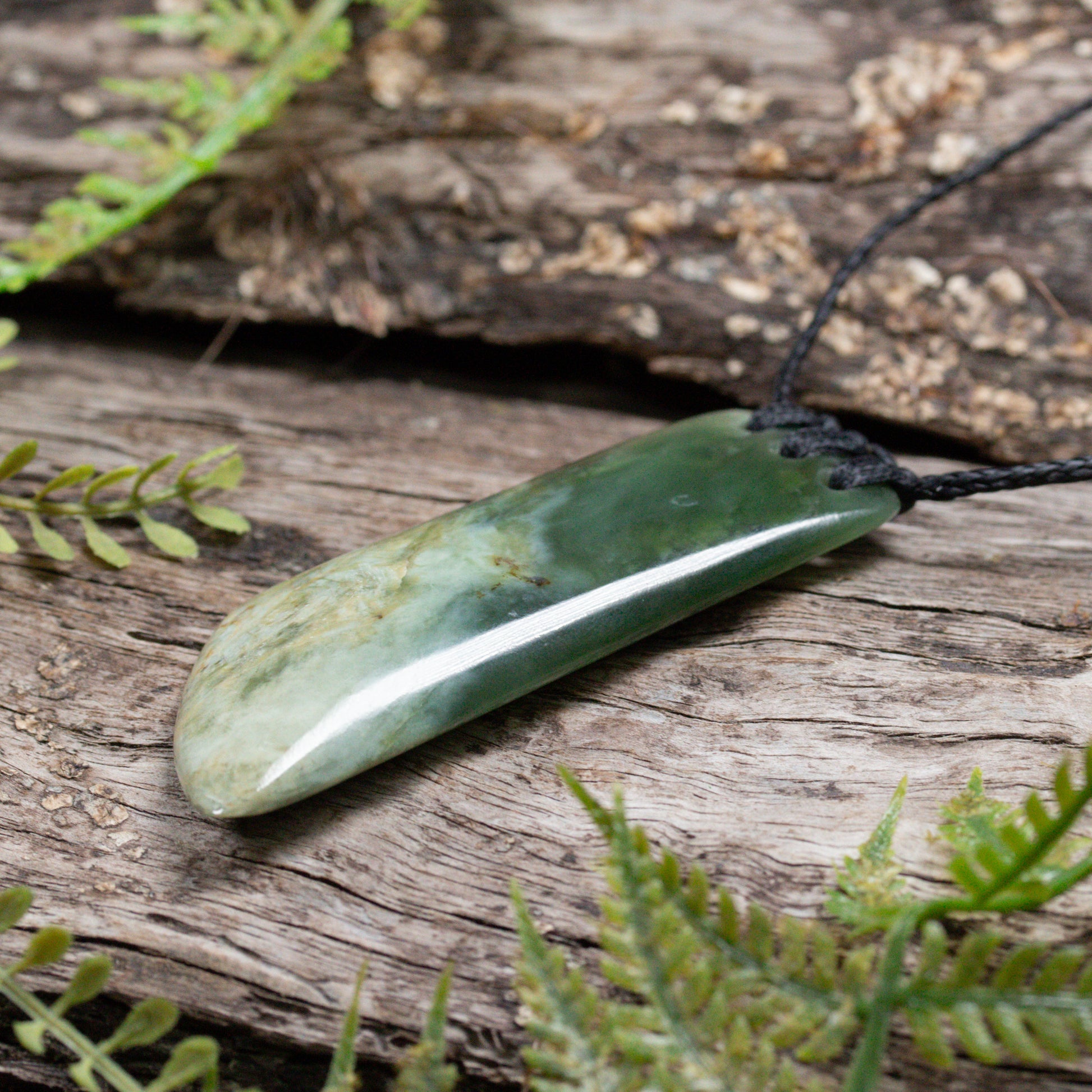 NZ Greenstone Medium Toki Pendant Hapopo Pounamu