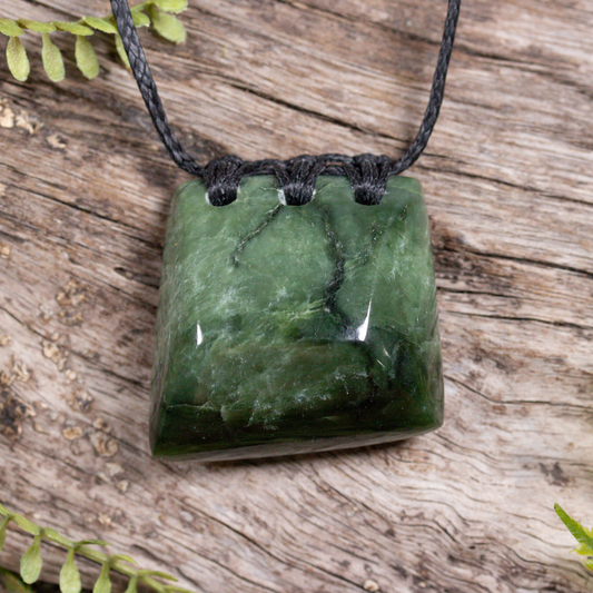 NZ Greenstone XSmall Toki Pendant Kawakawa Pounamu