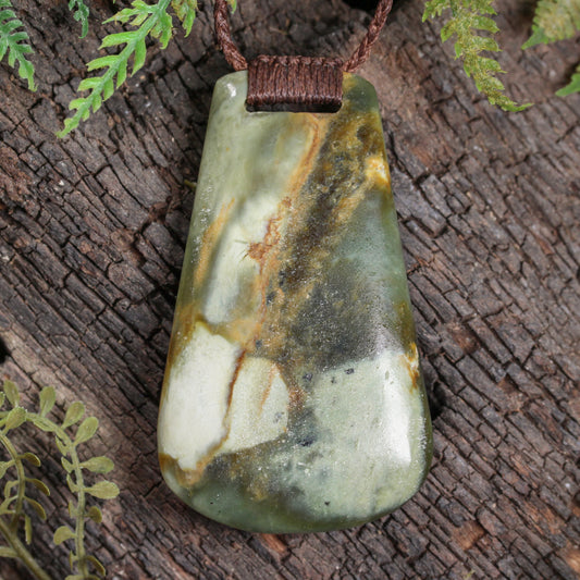 NZ Greenstone Medium Toki Pendant Flower Jade Pounamu