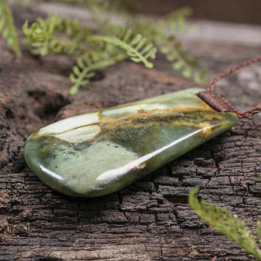 NZ Greenstone Medium Toki Pendant Flower Jade Pounamu