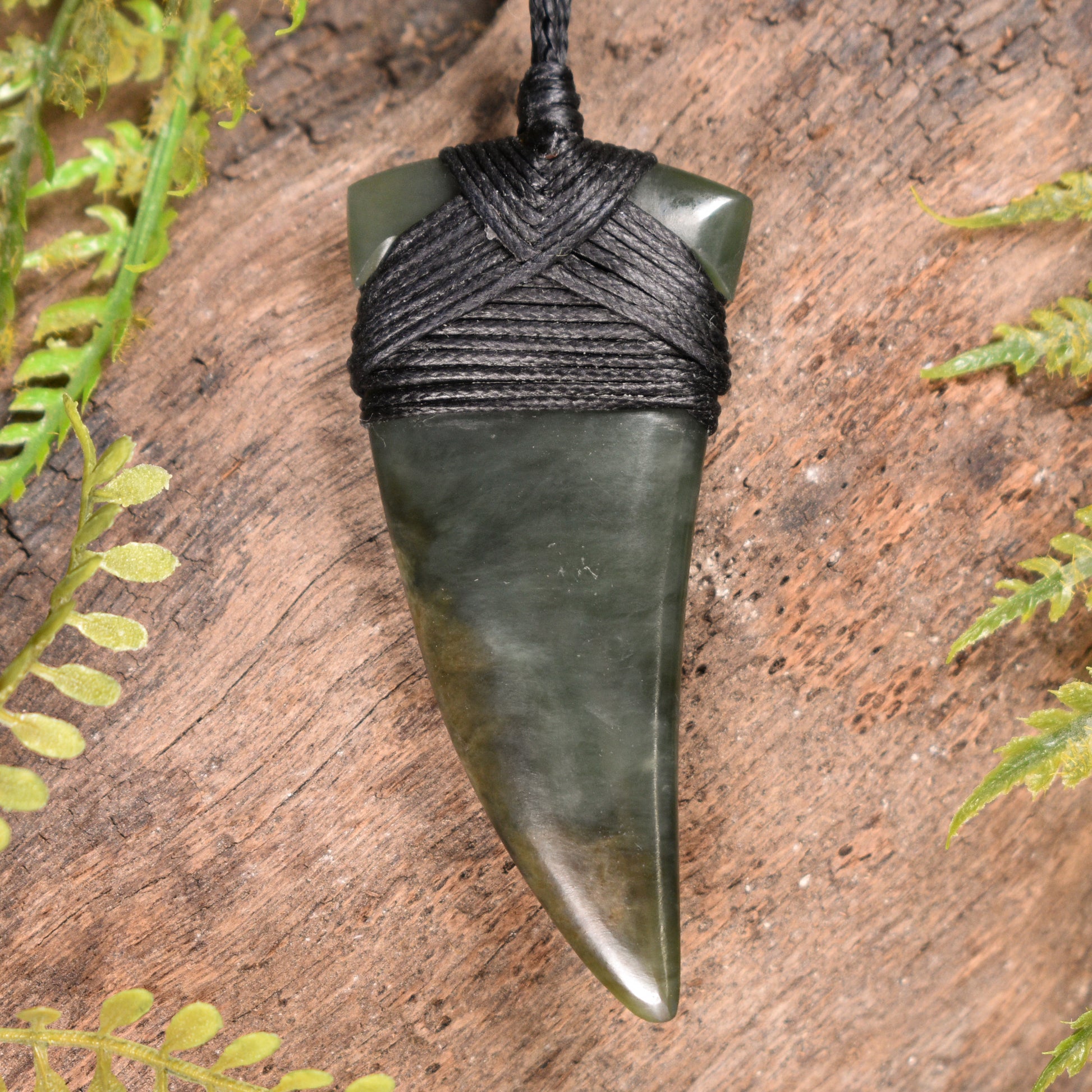 Rimu Pounamu Taniwha Tooth pendant - NZ Greenstone