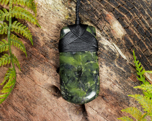 NZ Greenstone Small Toki Pendant (BN041) Douglas Creek Pounamu