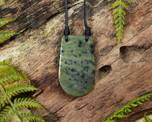 NZ Greenstone Small Kōuma Breastplate Pendant (BN042) Hapopo Pounamu