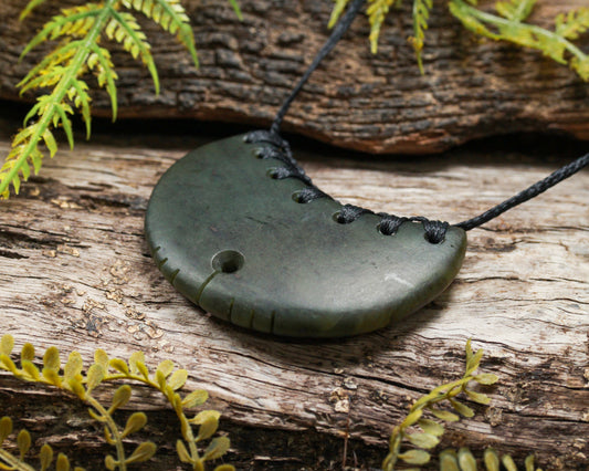 NZ Greenstone Medium Kōuma Breastplate pendant (BN107) Rimu Pounamu