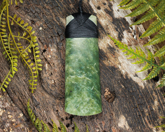 NZ Greenstone XLarge Toki Pendant (BN817) Kawakawa Pounamu