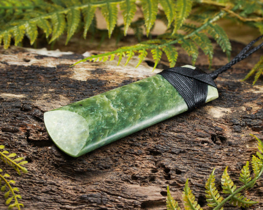 NZ Greenstone XLarge Toki Pendant (BN817) Kawakawa Pounamu