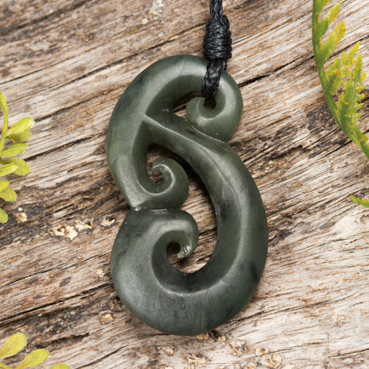 NZ Greenstone Small Mangōpare Hammerhead Pendant (BN862) Hapopo Pounamu