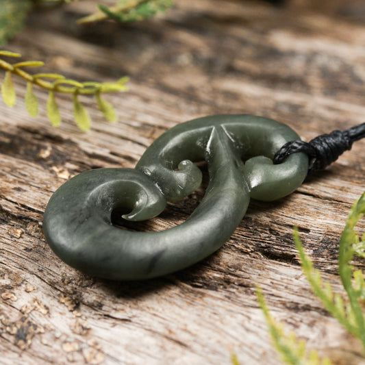 NZ Greenstone Small Mangōpare Hammerhead Pendant (BN862) Hapopo Pounamu