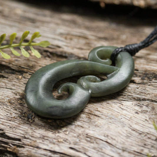 NZ Greenstone Small Mangōpare Hammerhead Pendant (BN863) Hapopo Pounamu