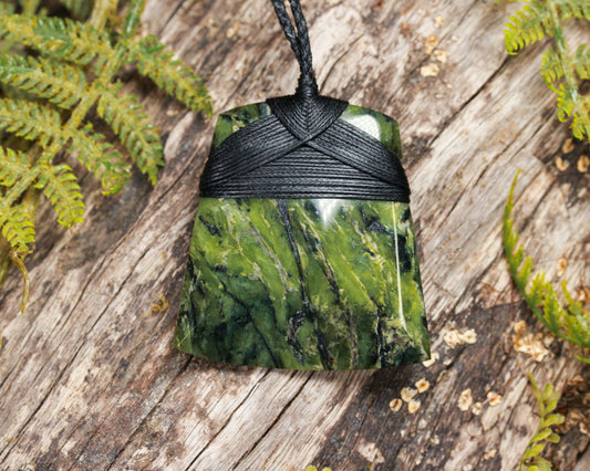 NZ Greenstone Medium Toki Pendant (BN935) Douglas Creek Pounamu